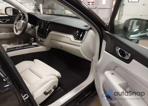 2021 Volvo Xc60 T5 Inscription из США, поврежденный, VIN YV4102RLXM1850423
